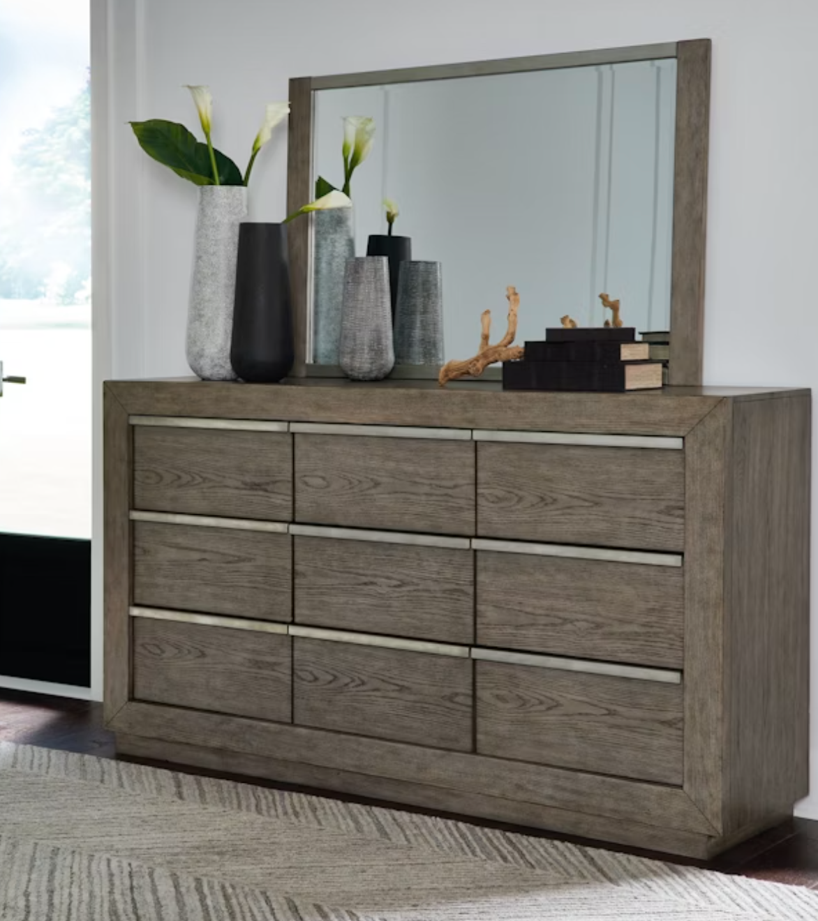 Anibecca Queen Bed w/ Dresser, Mirror & Night Stand