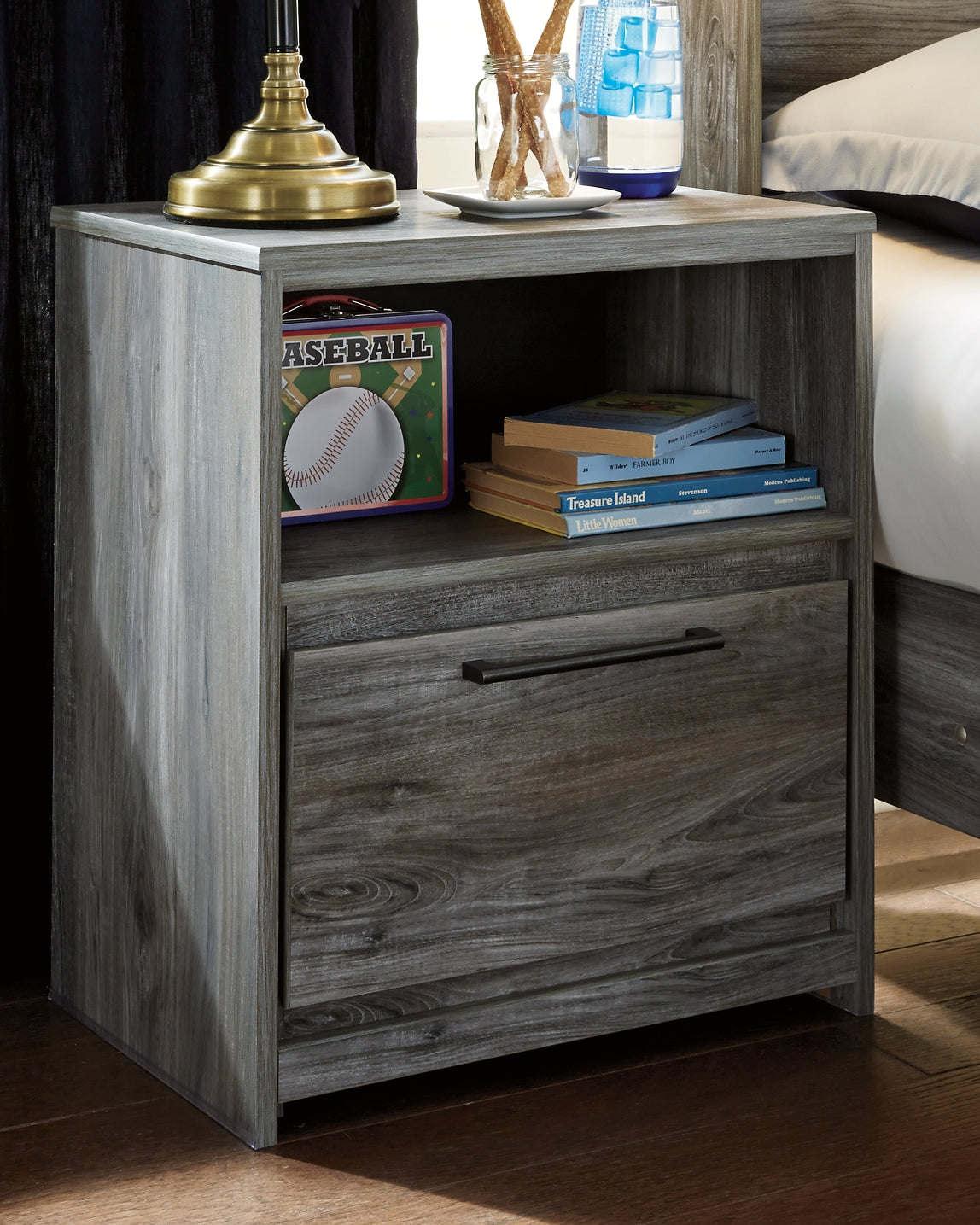 Baystorm King Panel Bed with Mirrored Dresser and Nightstand